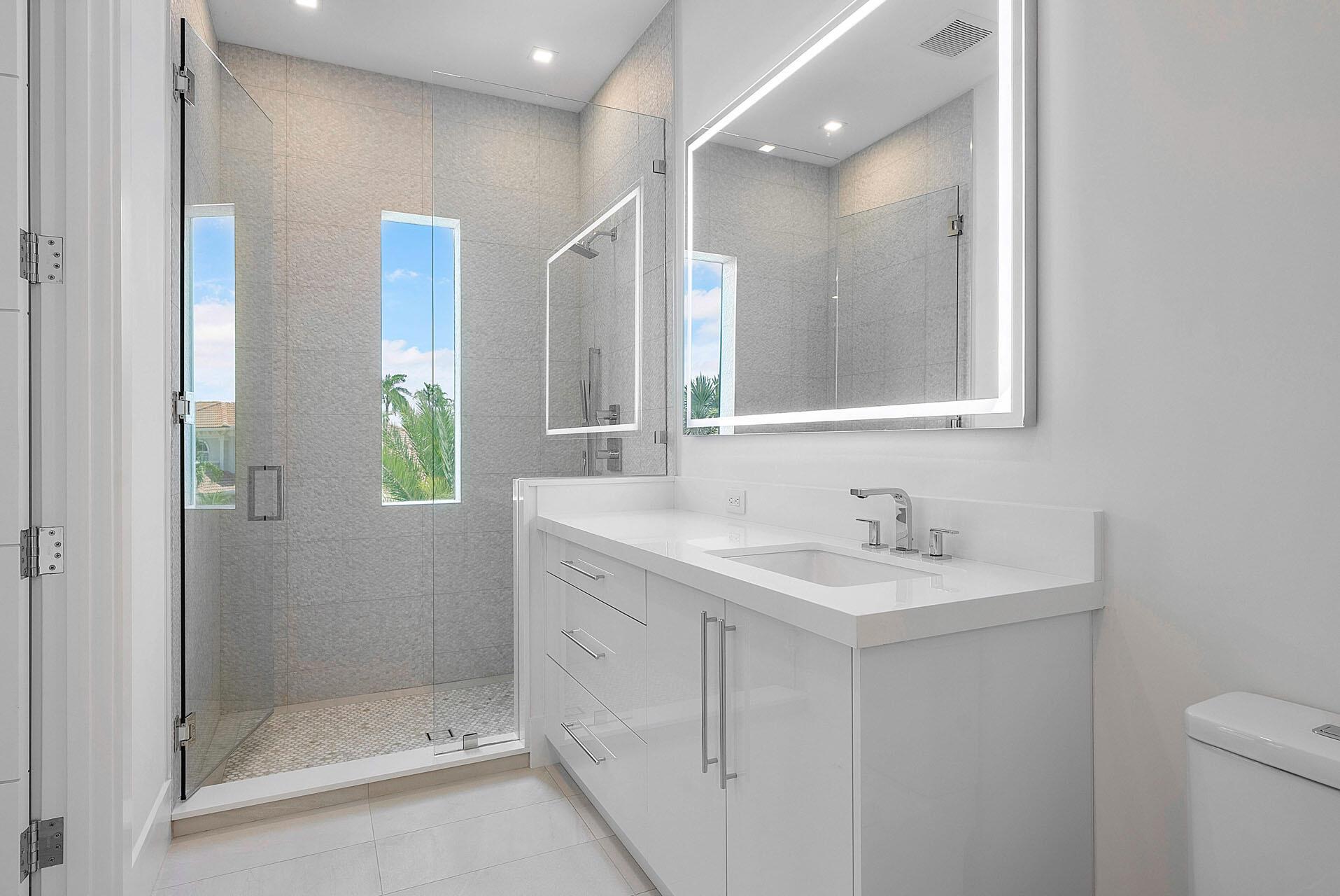 ROYAL PALM YACHT & COUNTR - Residential