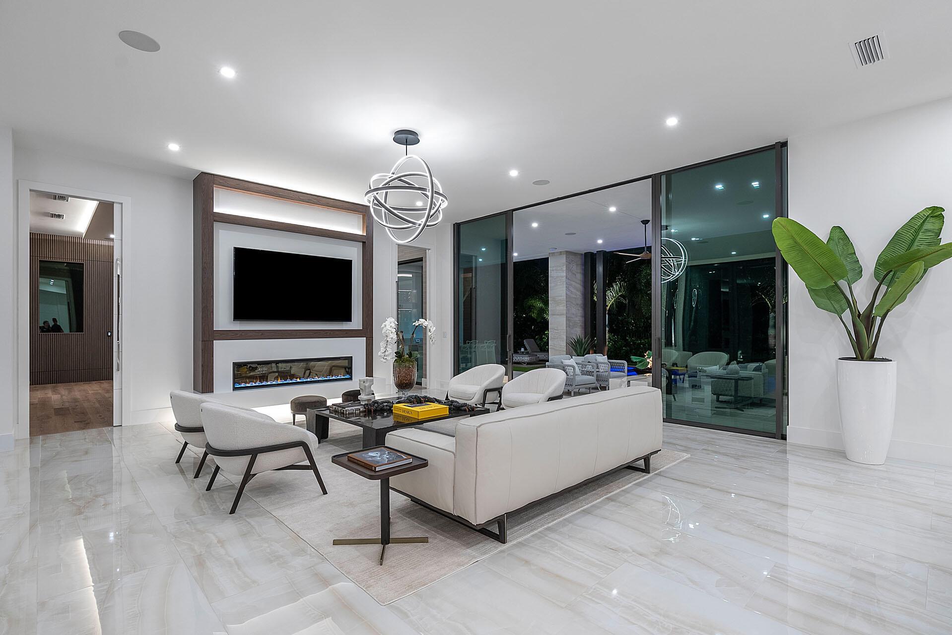 ROYAL PALM YACHT & COUNTR - Residential