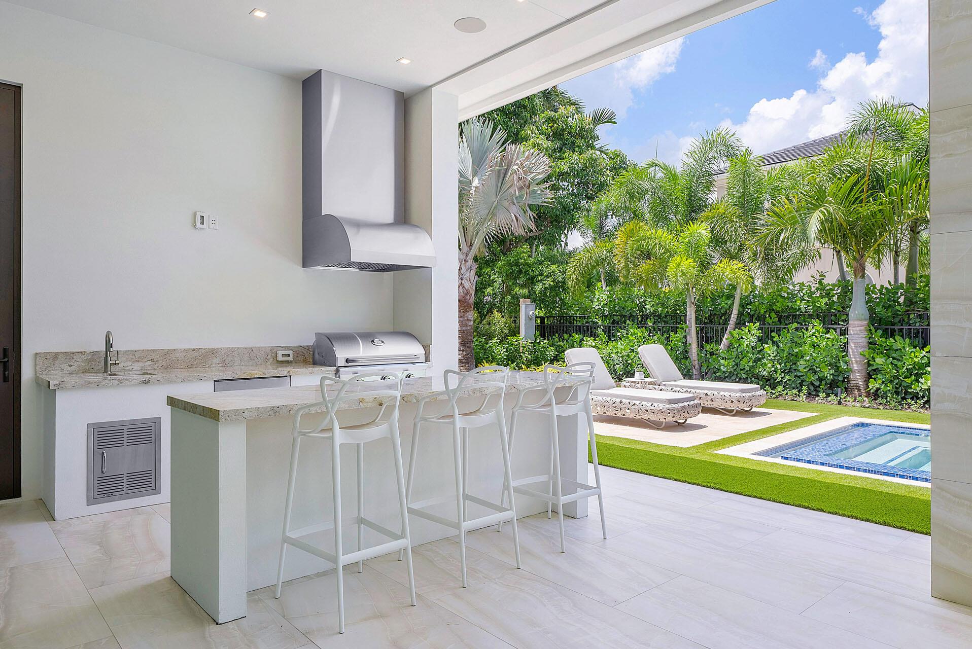 ROYAL PALM YACHT & COUNTR - Residential