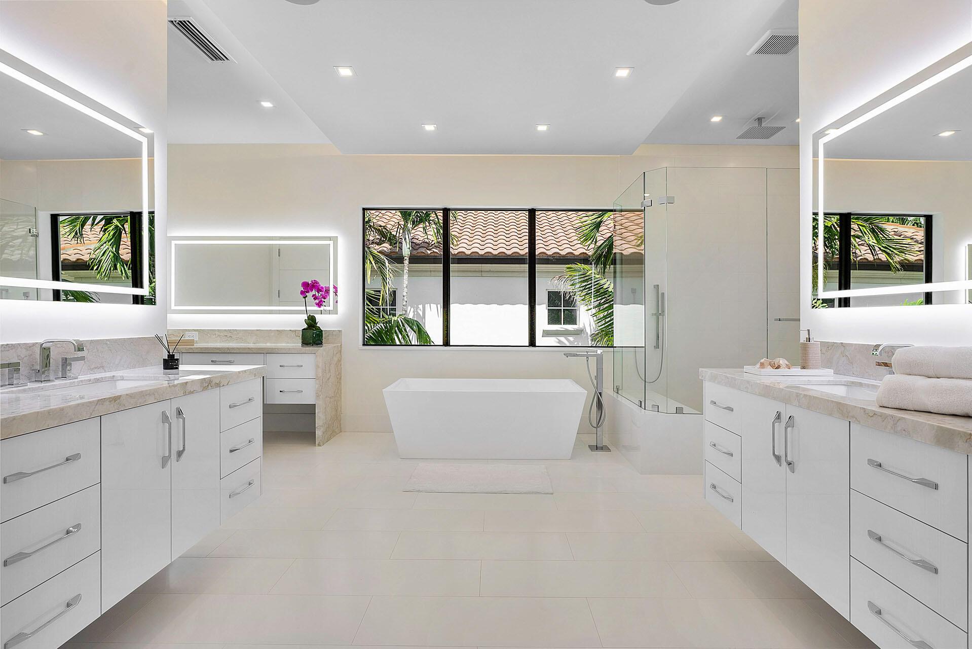 ROYAL PALM YACHT & COUNTR - Residential