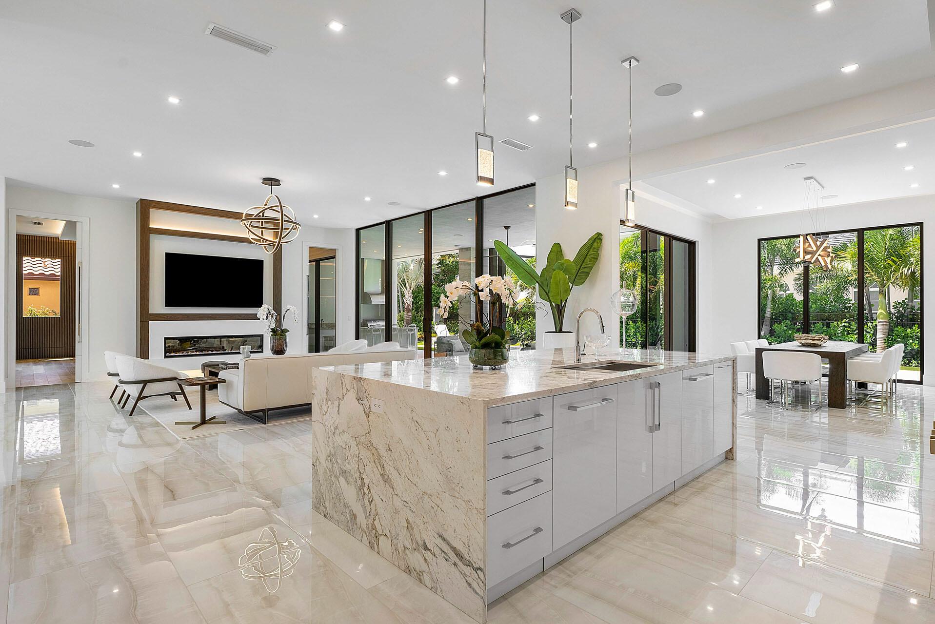 ROYAL PALM YACHT & COUNTR - Residential