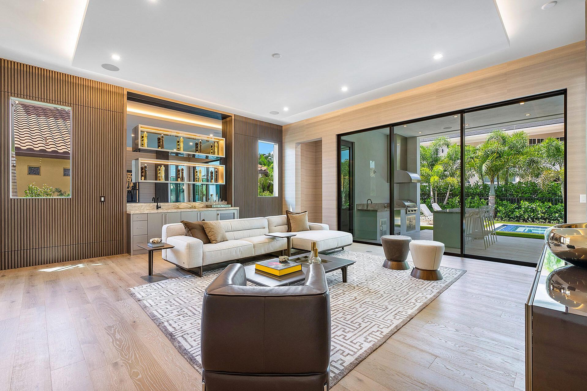 ROYAL PALM YACHT & COUNTR - Residential