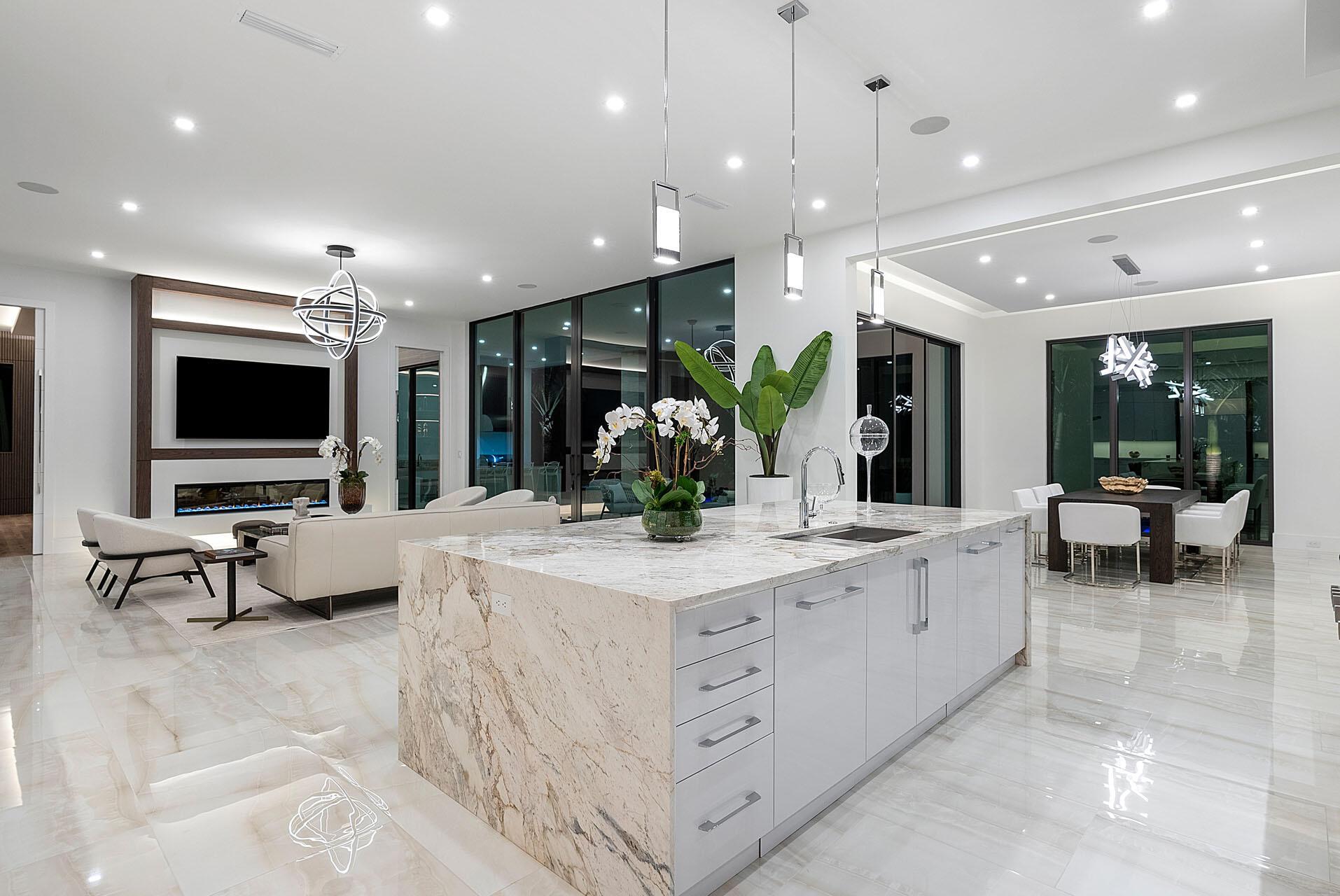 ROYAL PALM YACHT & COUNTR - Residential