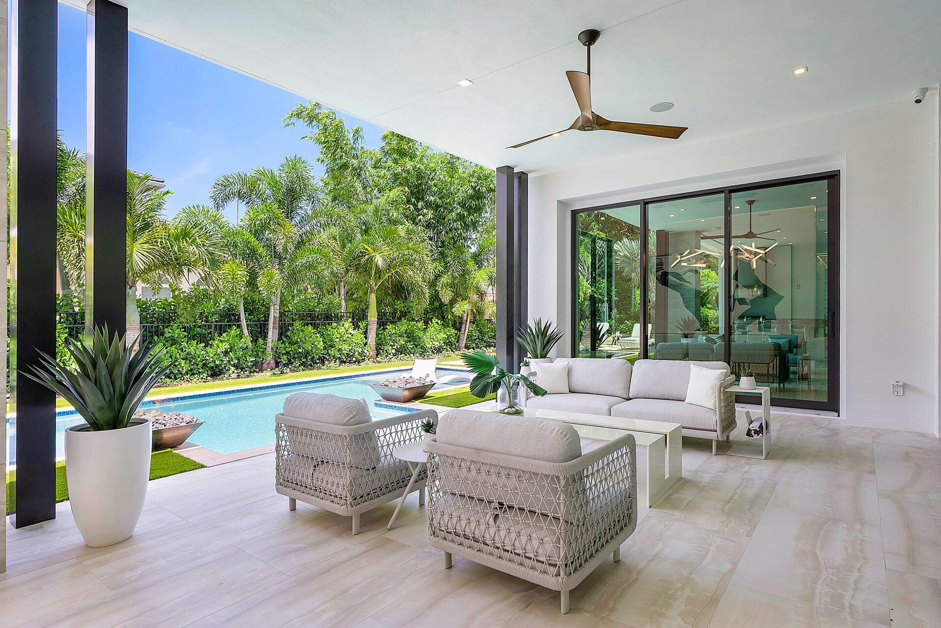 ROYAL PALM YACHT & COUNTR - Residential