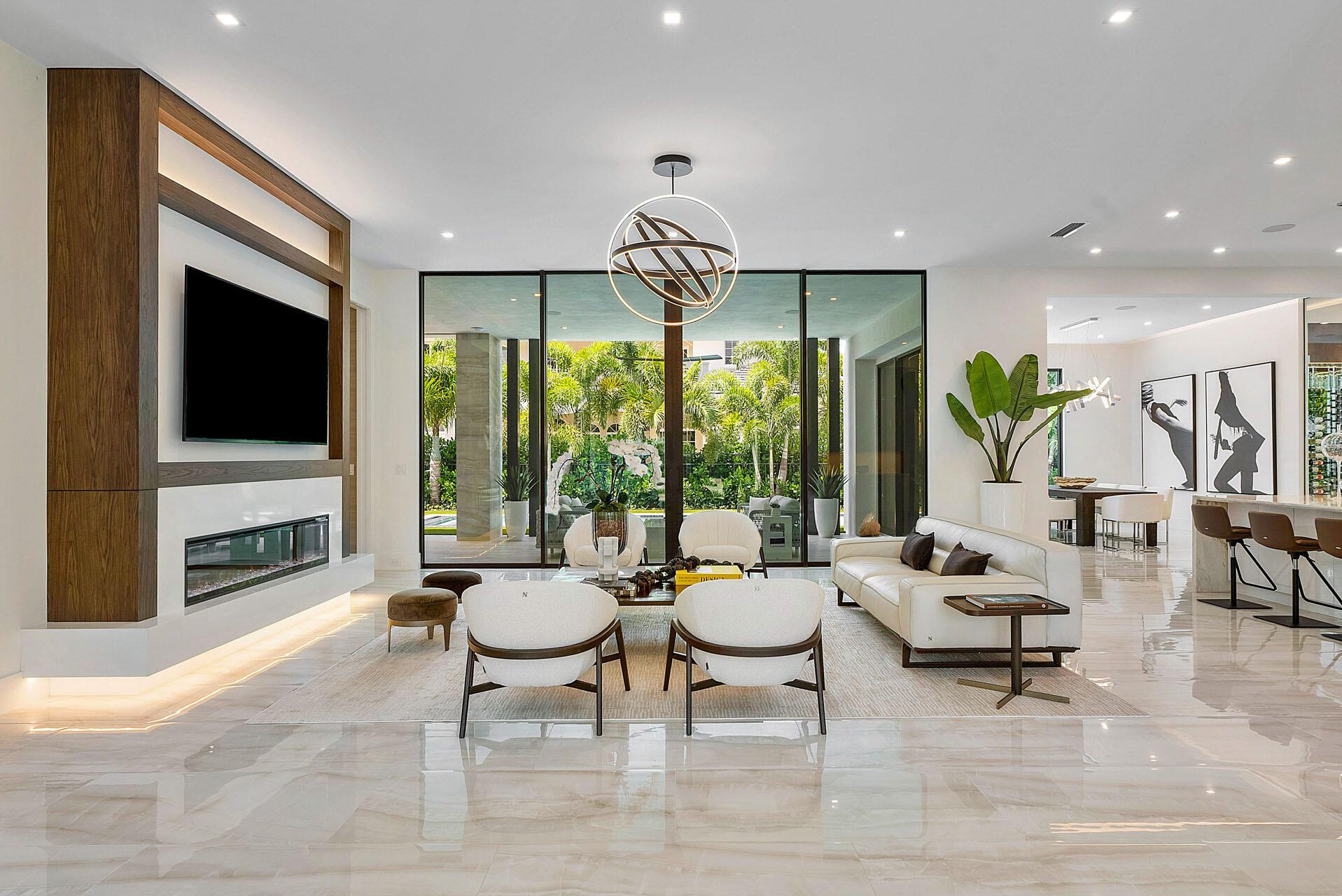 ROYAL PALM YACHT & COUNTR - Residential