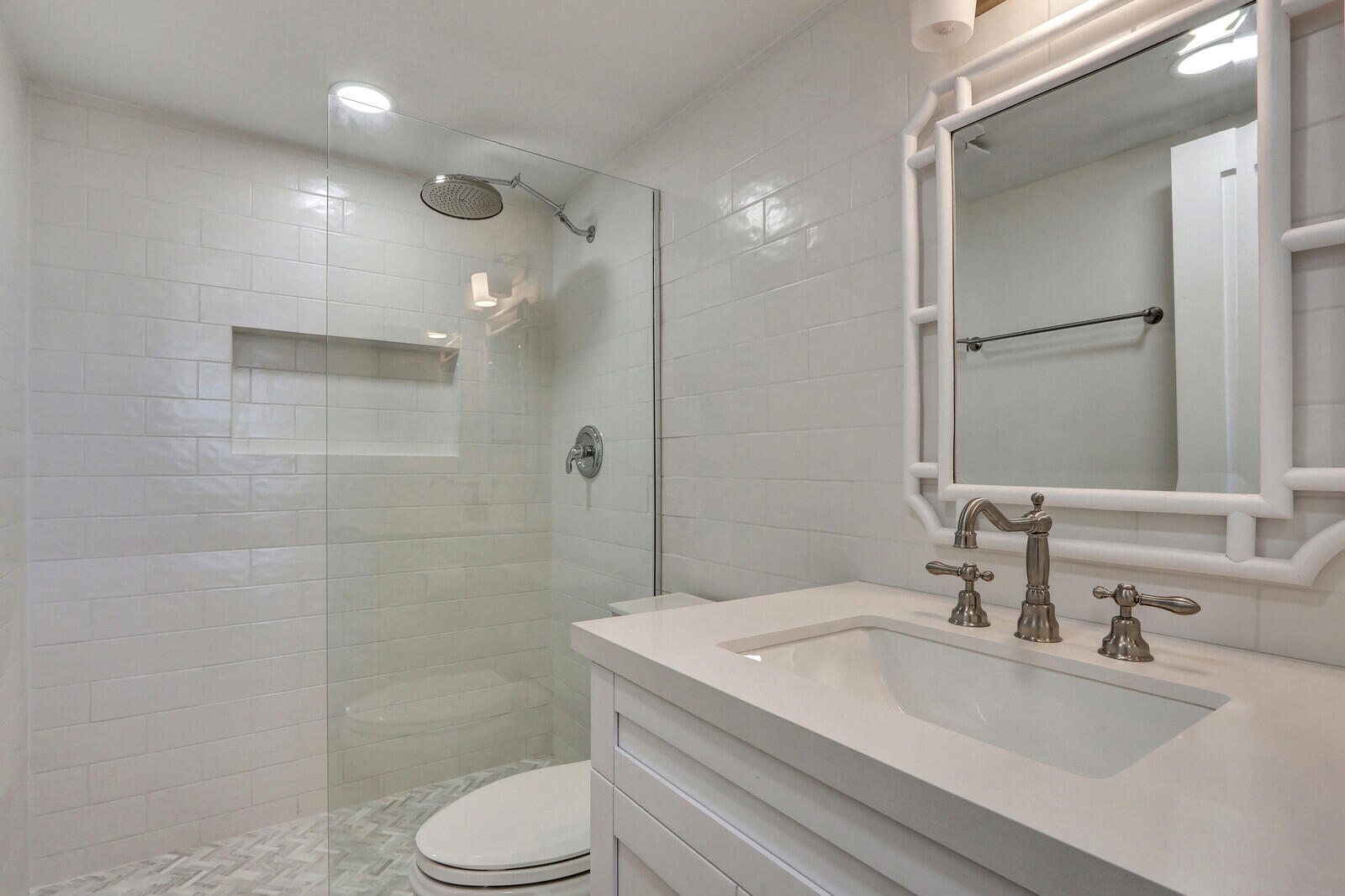 OCEAN VILLAS CONDO APTS - Residential Lease