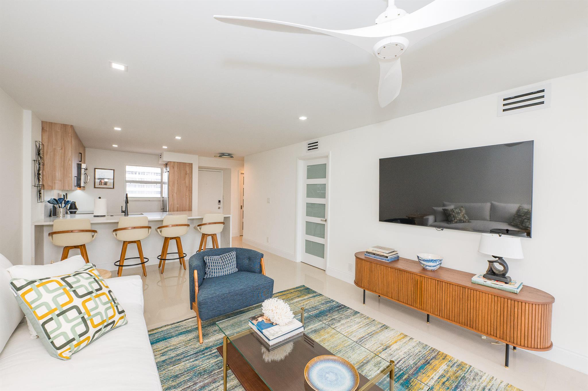 1391 S Ocean Boulevard 906