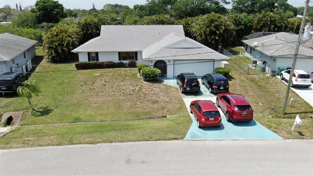 Photo of 217 SE Verada Avenue Ave, Port St Lucie, FL 34983 (MLS # R10709597)