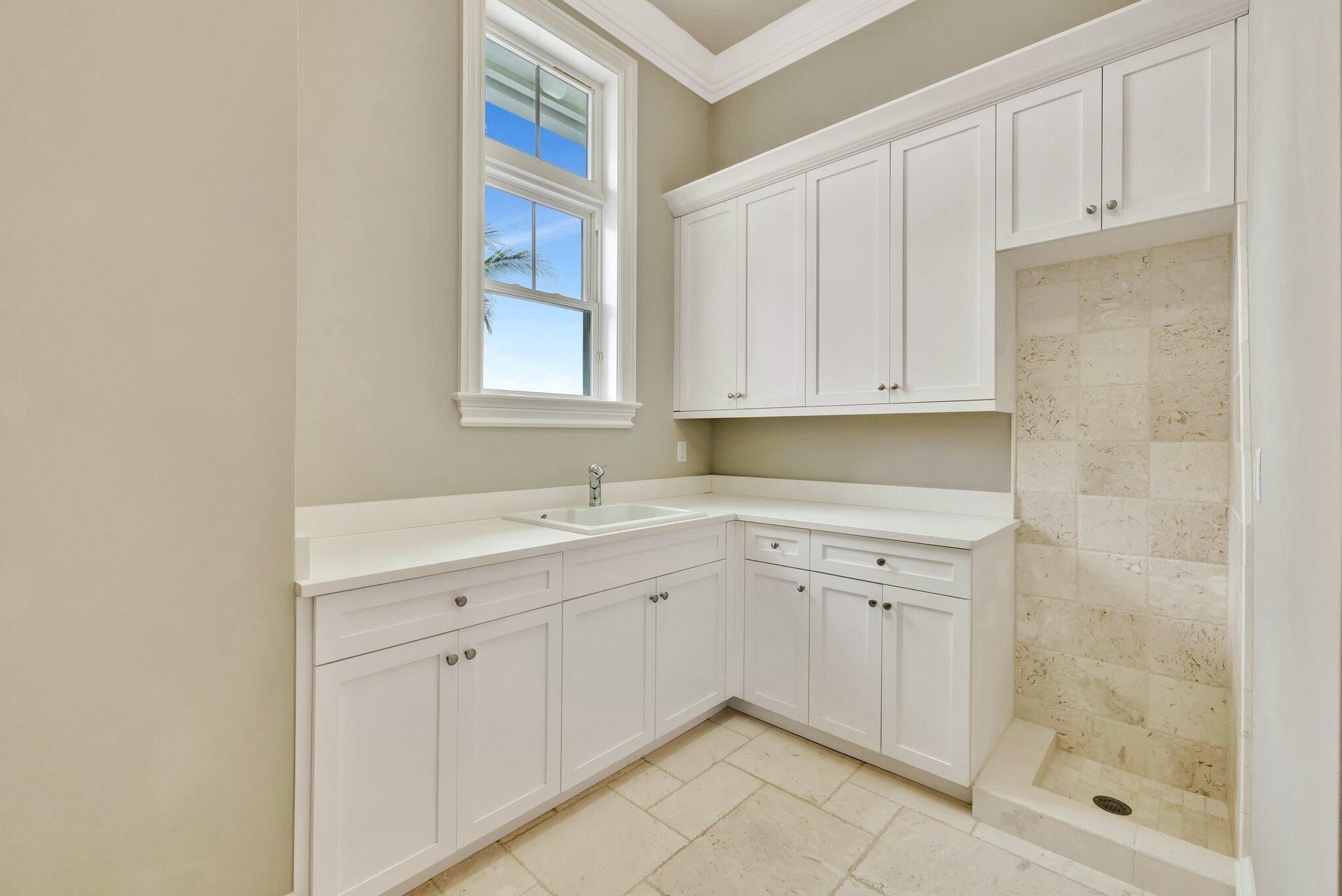 DIAMOND SANDS - Residential