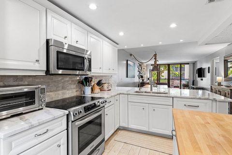 17 Royal Palm Way 1050 Boca Raton FL 33432