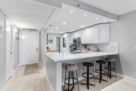 17 Royal Palm Way 1050 Boca Raton FL 33432