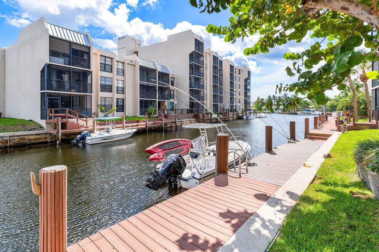 17 Royal Palm Way 1050