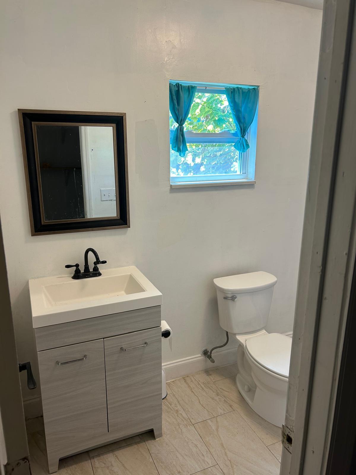 HOLLYWOOD LITTLE RANCHES - Residential Lease