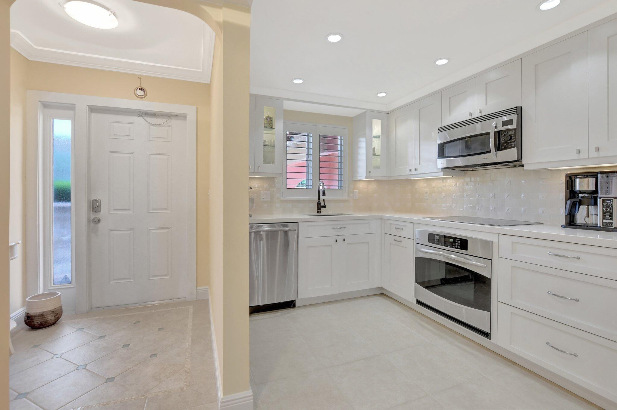 1099 S Ocean Boulevard S 105