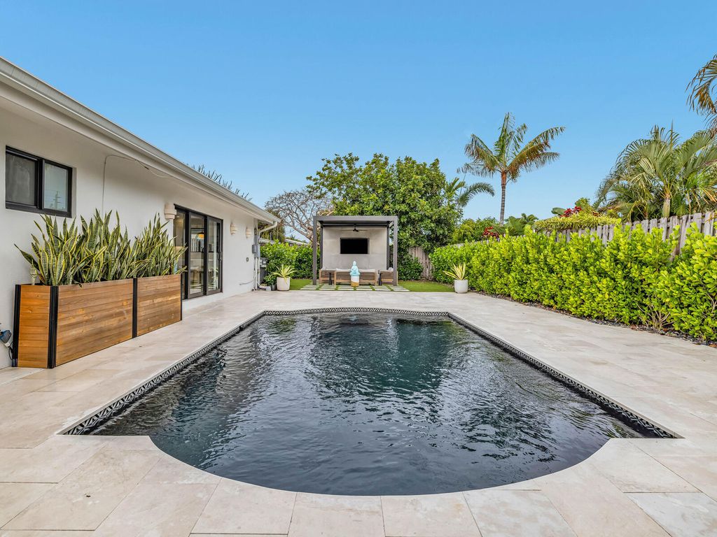 Photo of 2751 NE 53rd Street, Lighthouse Point, FL 33064 (MLS # B26013722)