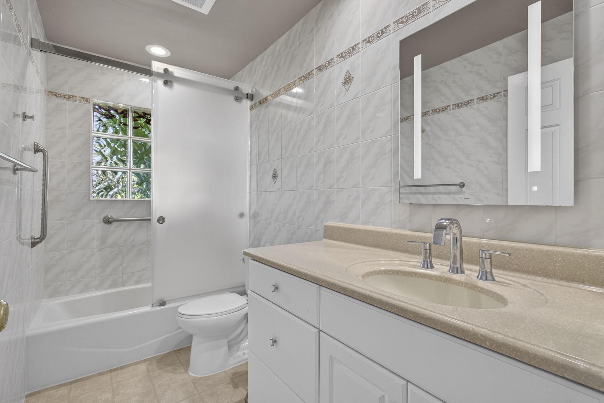 PINEWOOD EAST 2 OF WELLINGTON - Residential