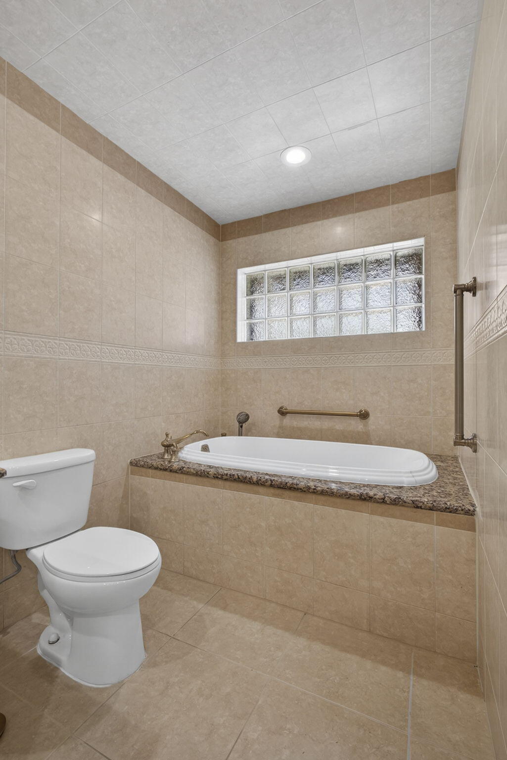 PINEWOOD EAST 2 OF WELLINGTON - Residential