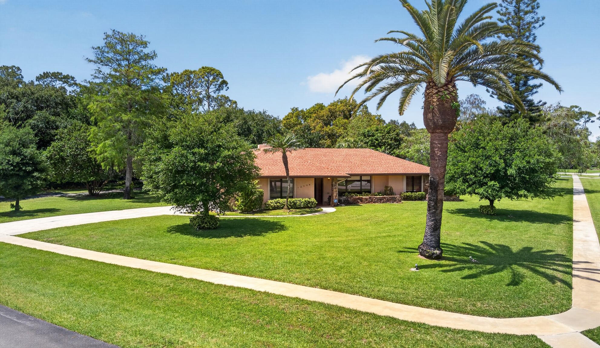 PINEWOOD EAST 2 OF WELLINGTON - Residential