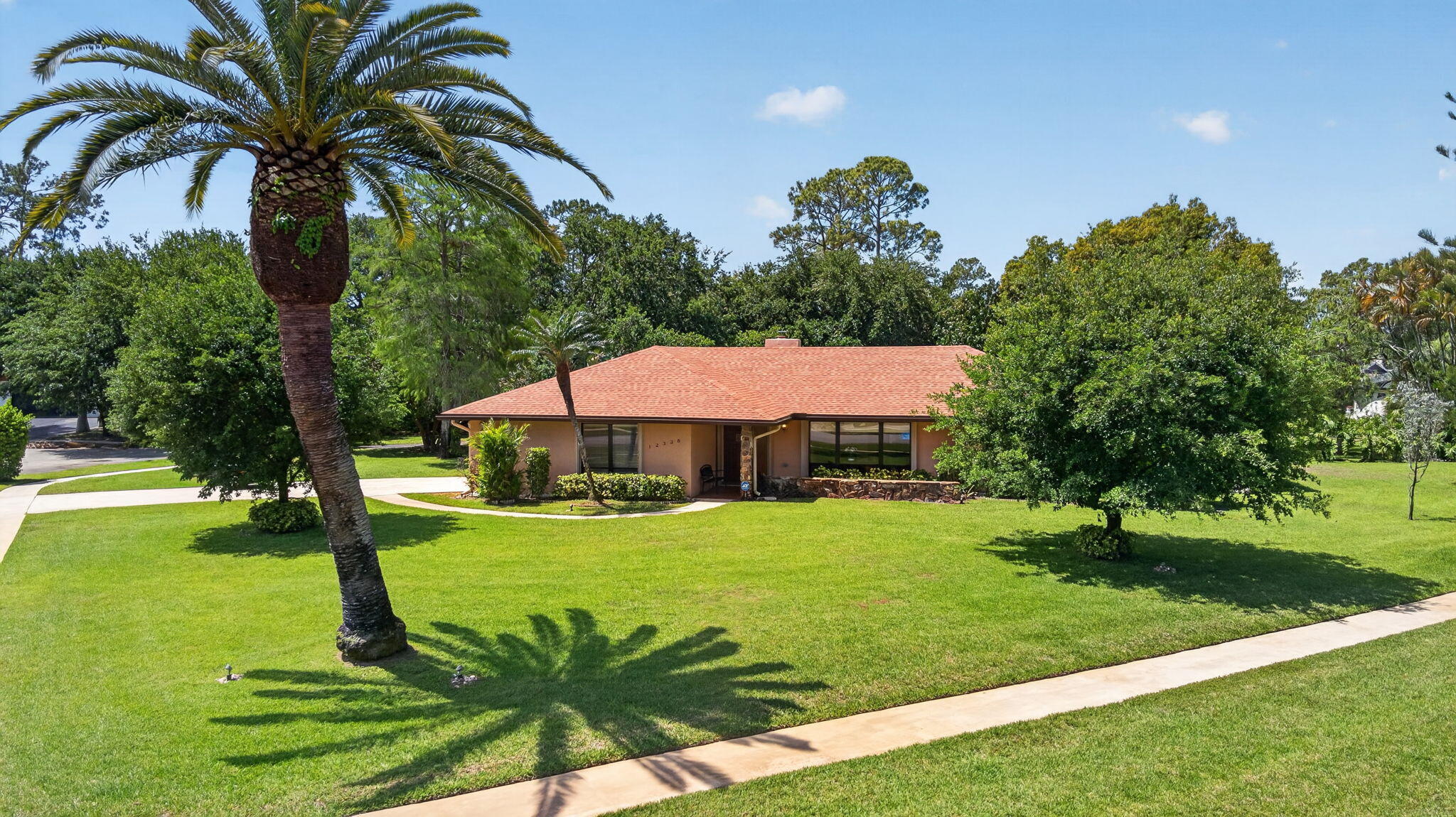 PINEWOOD EAST 2 OF WELLINGTON - Residential