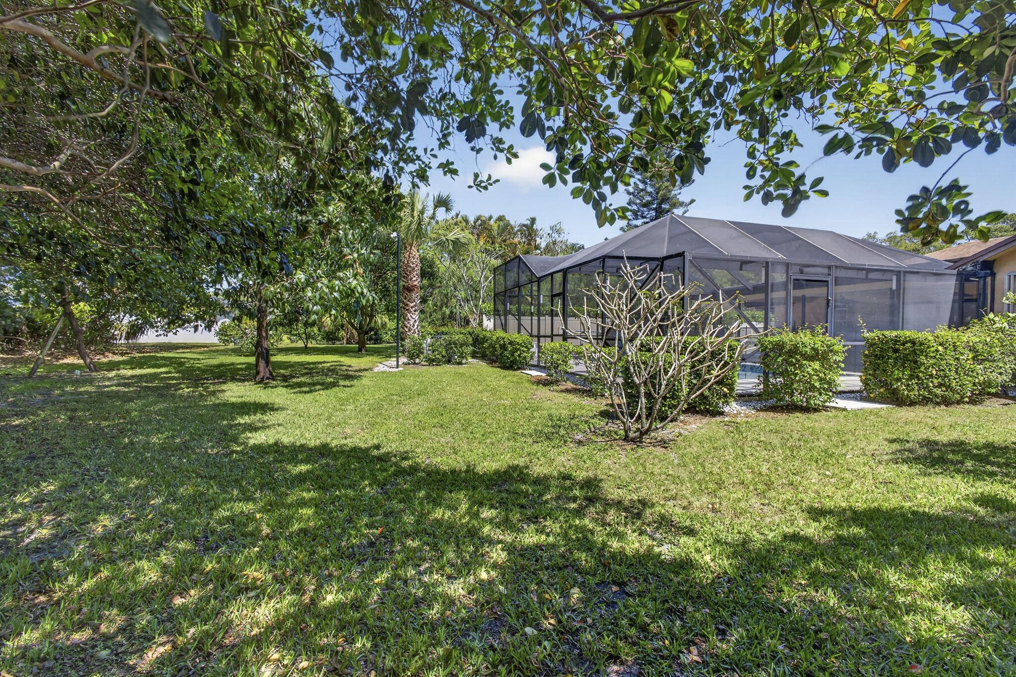 PINEWOOD EAST 2 OF WELLINGTON - Residential