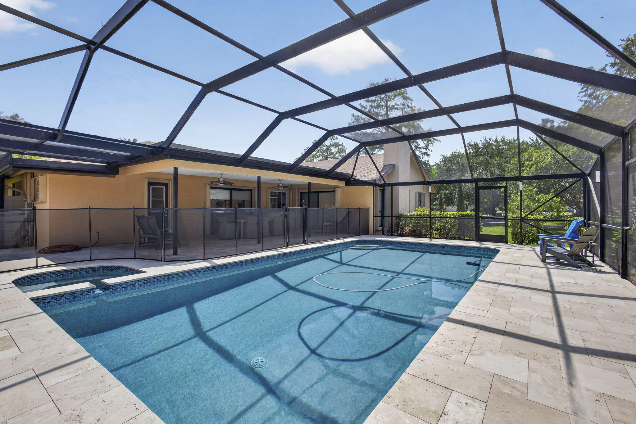 PINEWOOD EAST 2 OF WELLINGTON - Residential