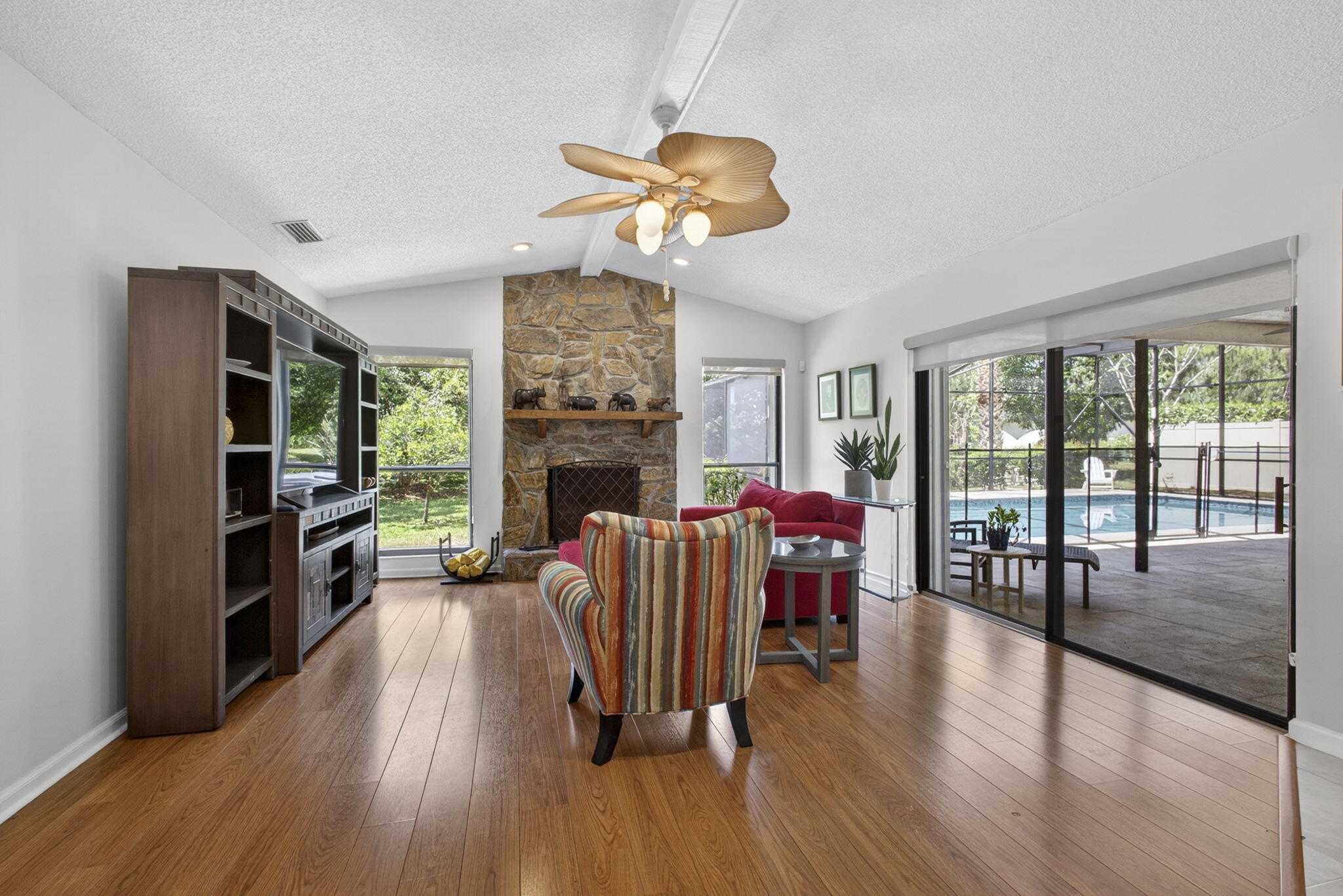 PINEWOOD EAST 2 OF WELLINGTON - Residential