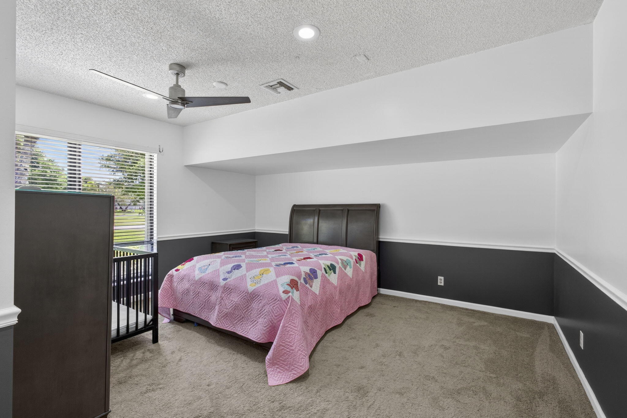 PINEWOOD EAST 2 OF WELLINGTON - Residential