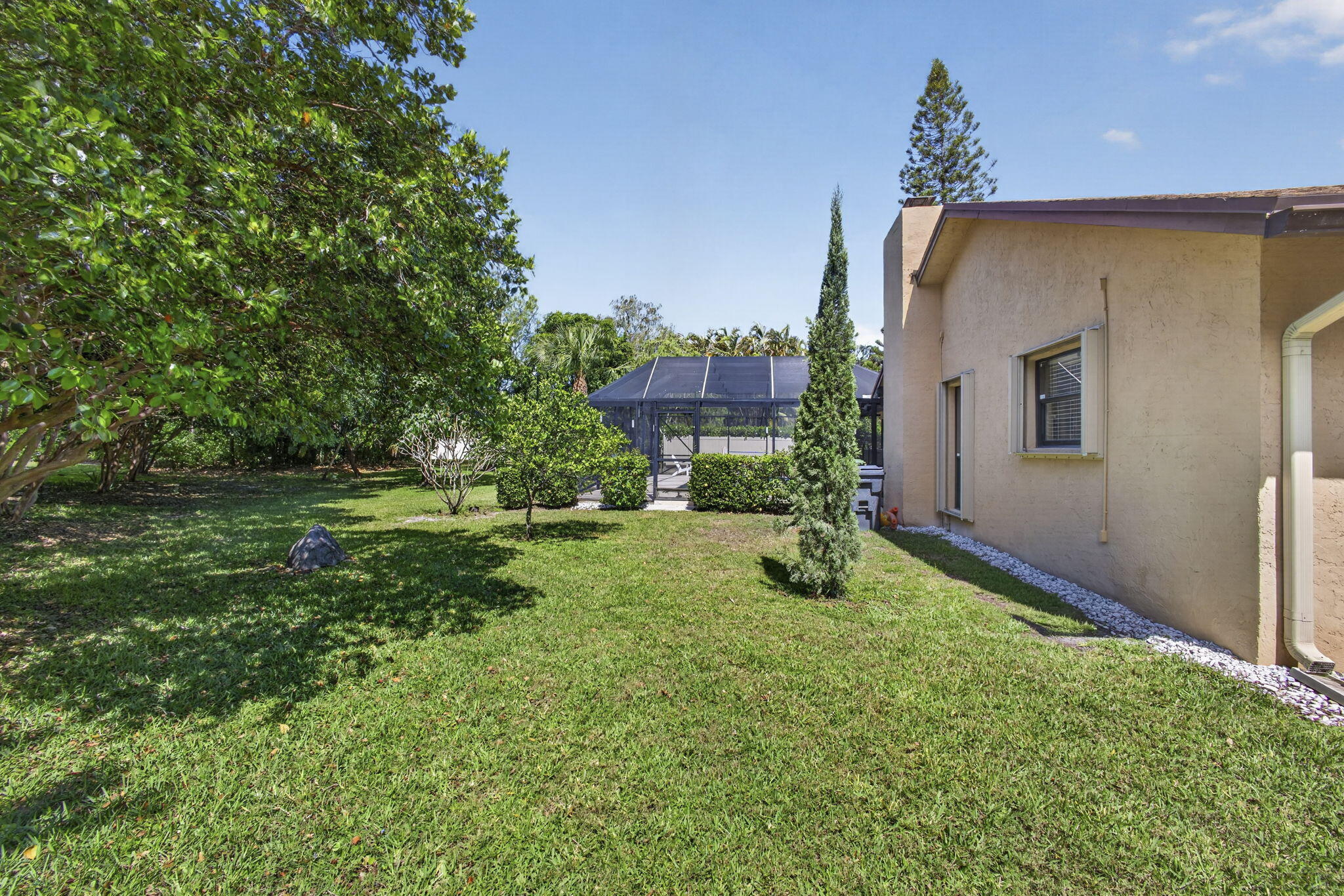 PINEWOOD EAST 2 OF WELLINGTON - Residential