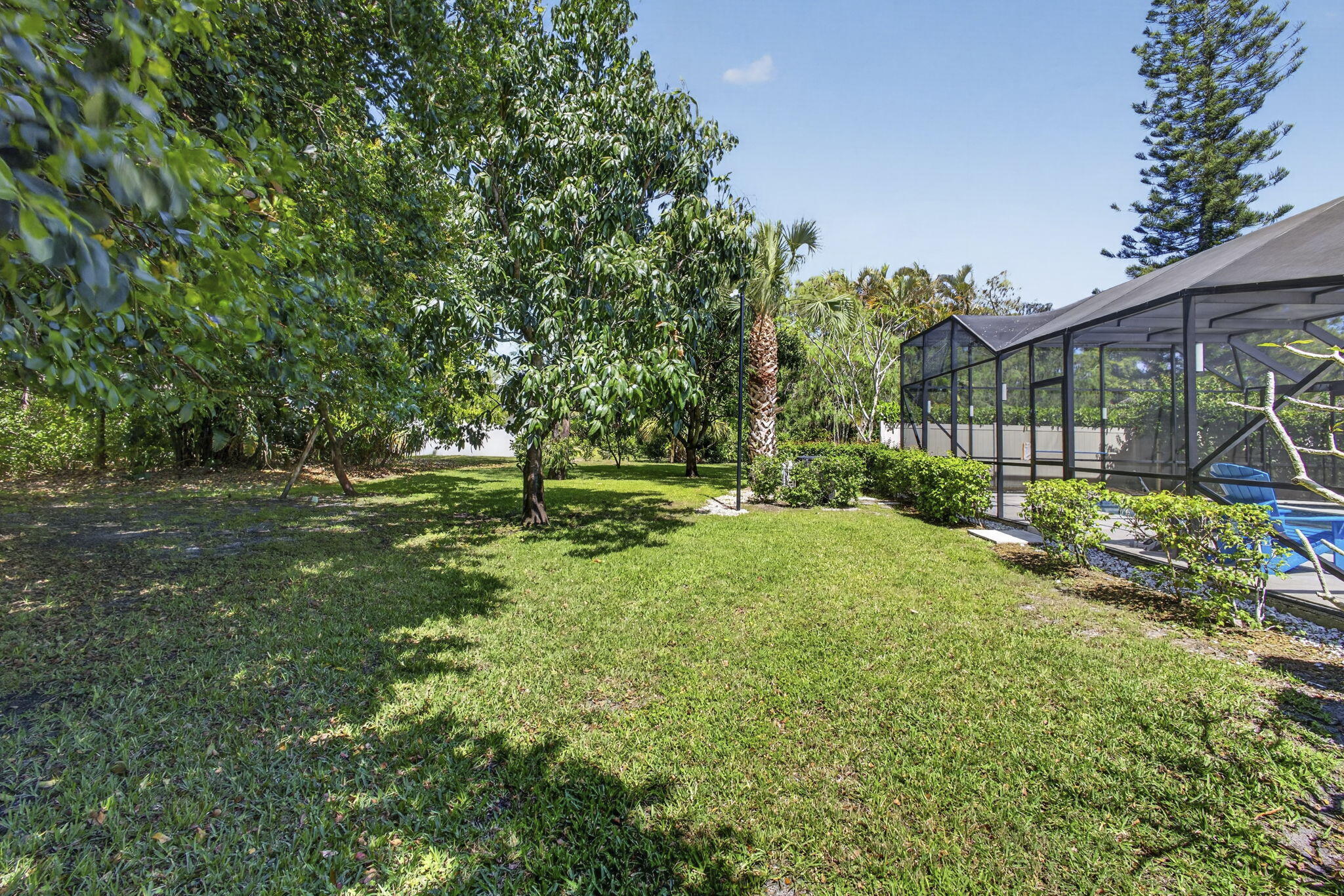 PINEWOOD EAST 2 OF WELLINGTON - Residential