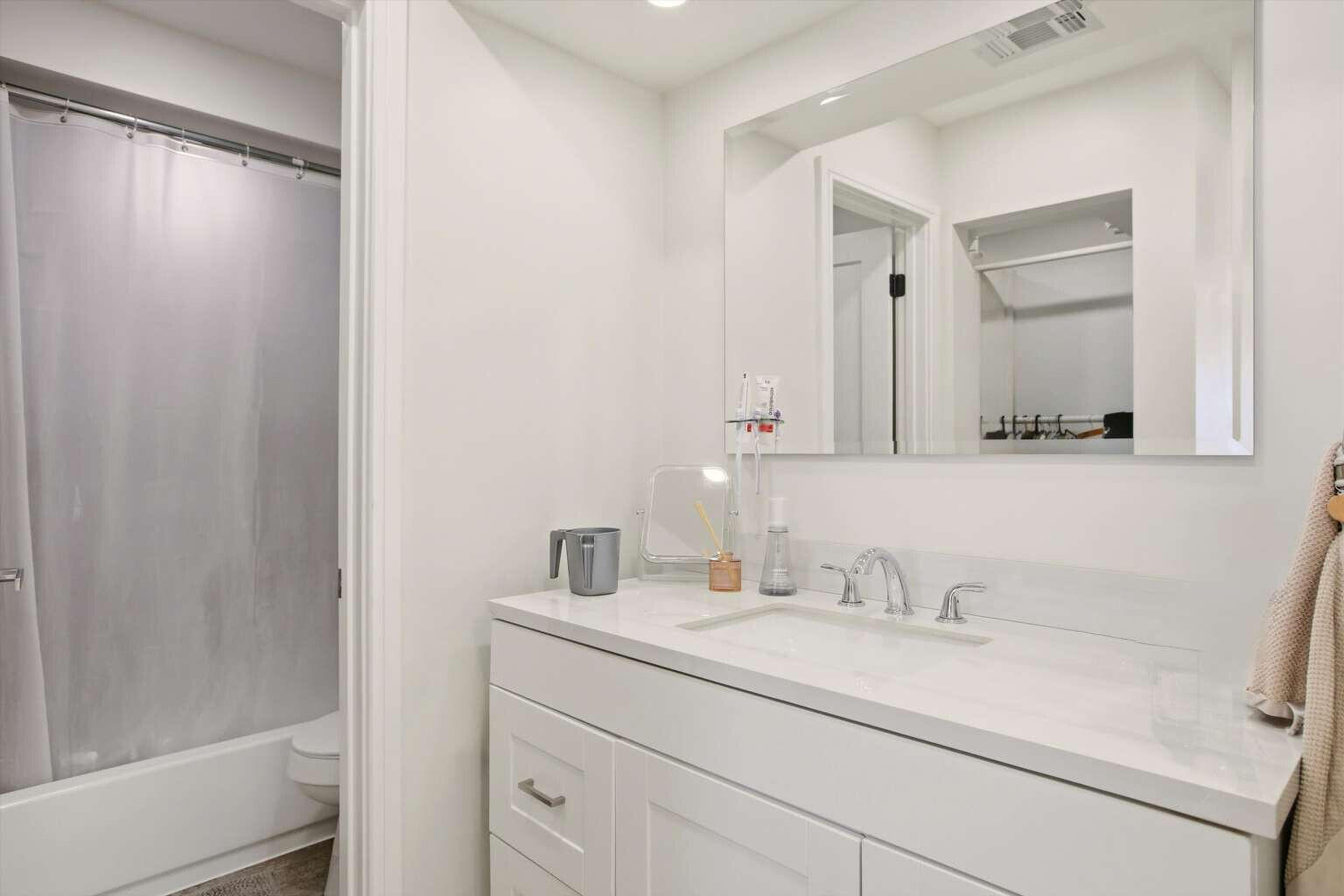 NEW LAND GARDENS CONDO - Residential