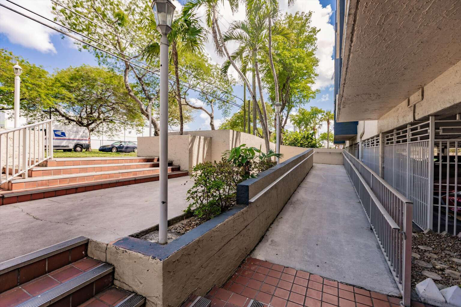 NEW LAND GARDENS CONDO - Residential