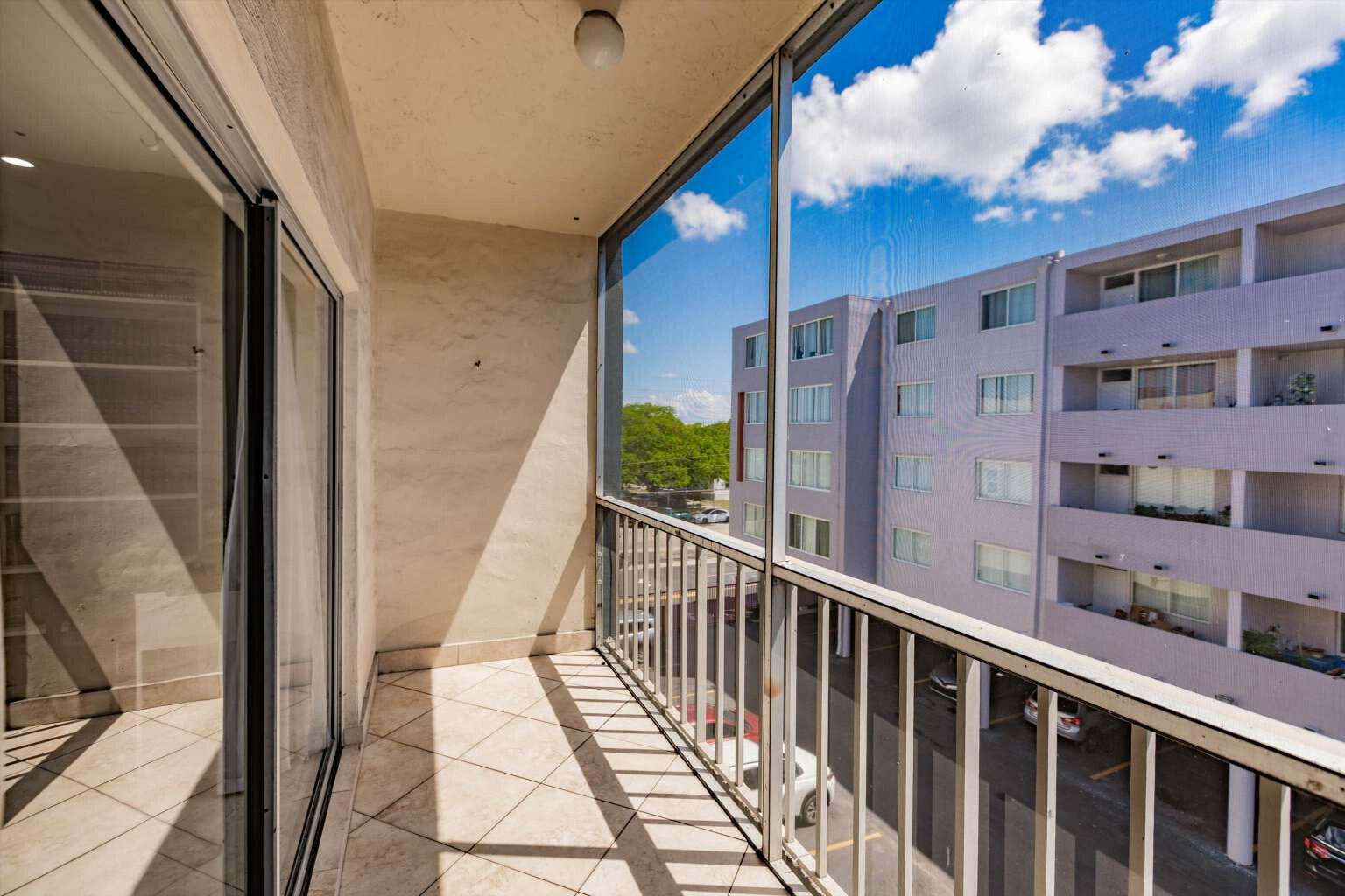 NEW LAND GARDENS CONDO - Residential