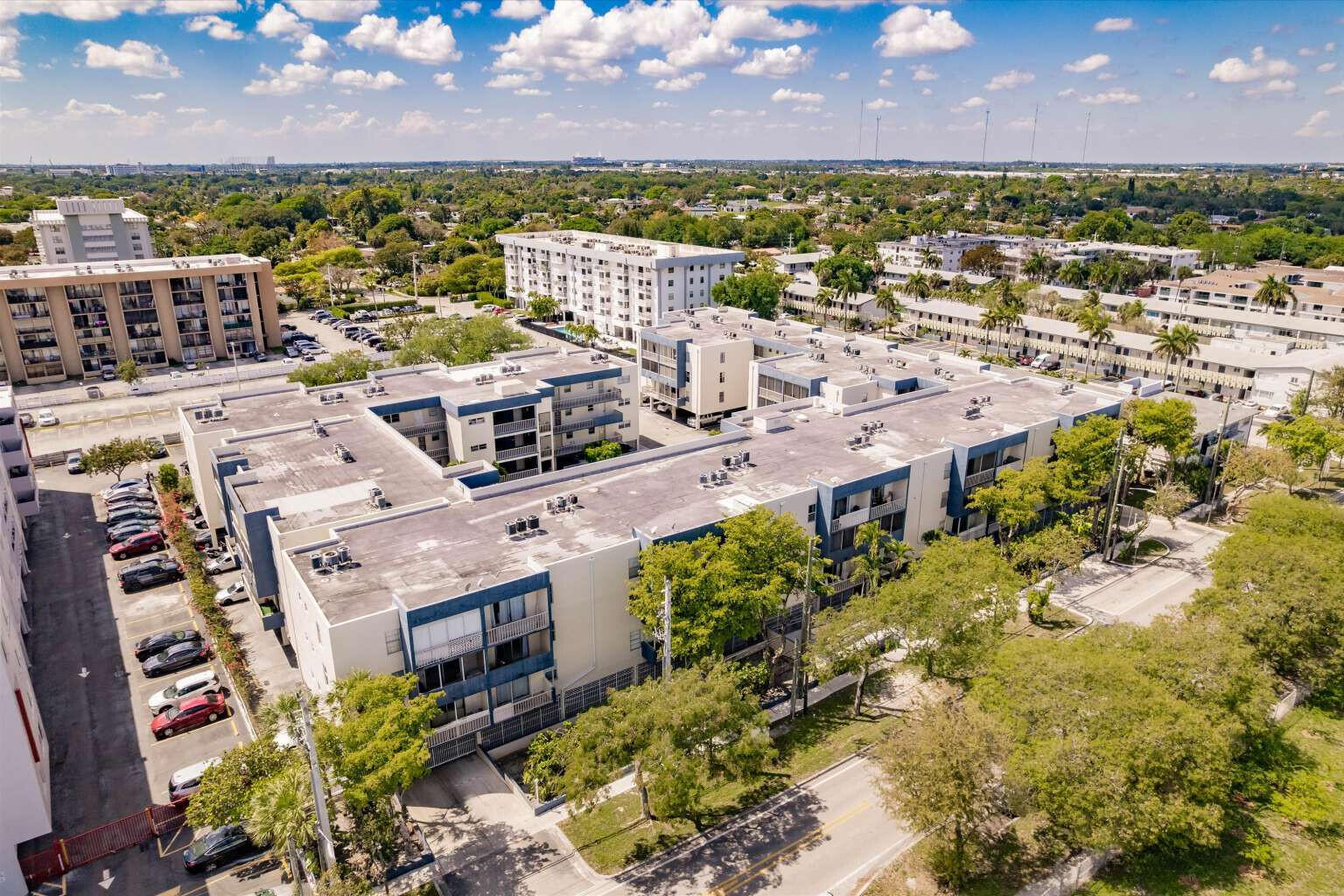 NEW LAND GARDENS CONDO - Residential