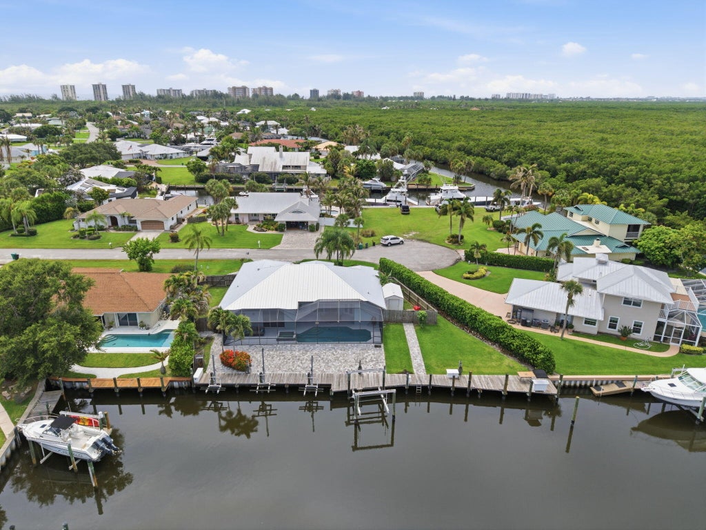 Photo of 117 Queen Elizabeth Court, Hutchinson Island, FL 34949 (MLS # B26041412)