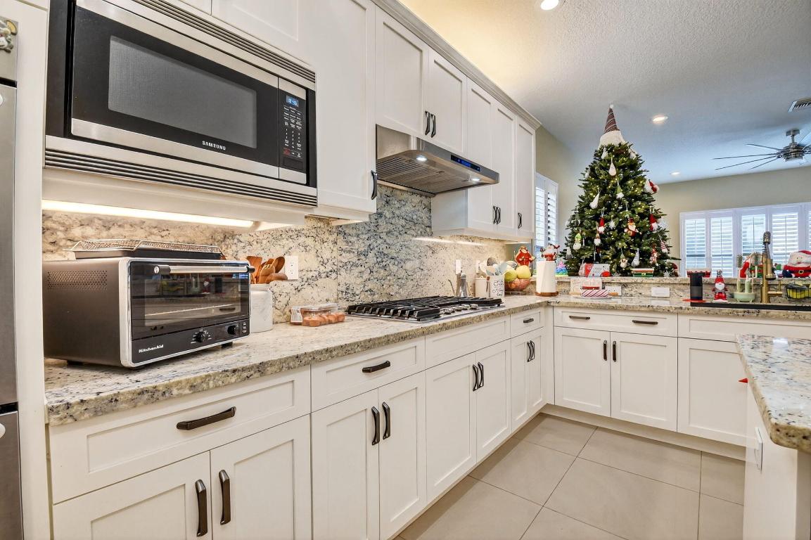 THE BRIDGES - Residential