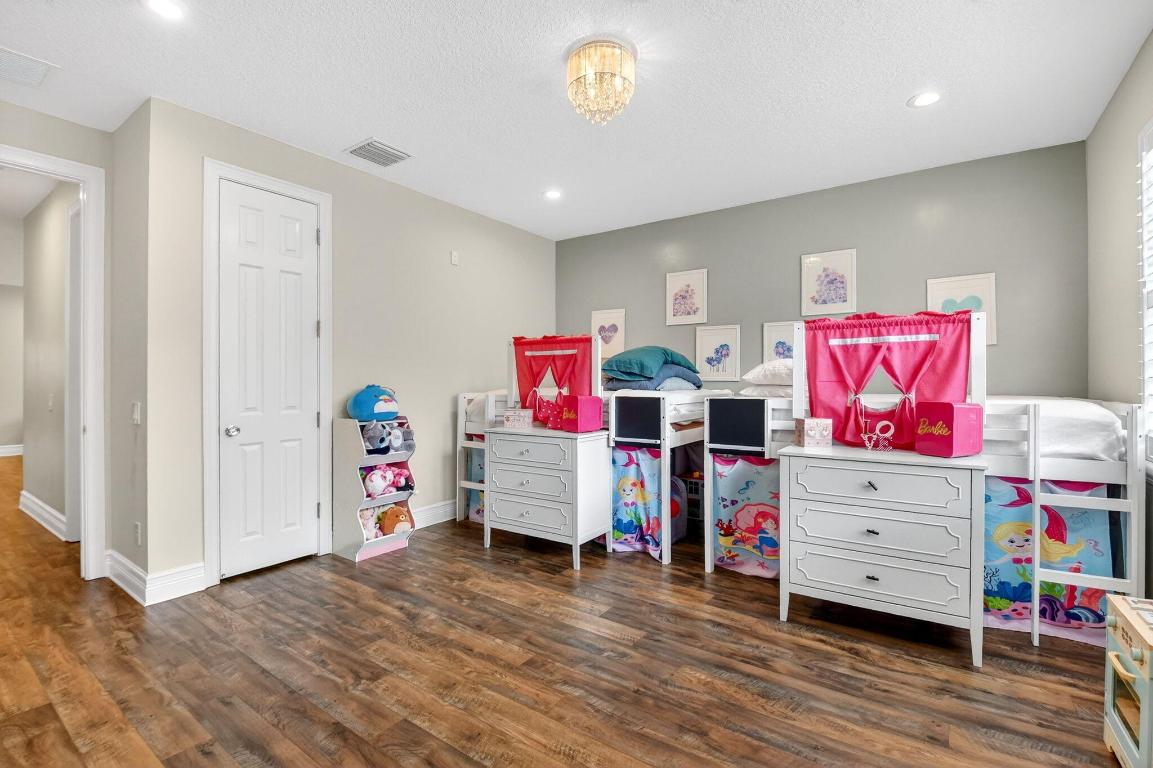 THE BRIDGES - Residential