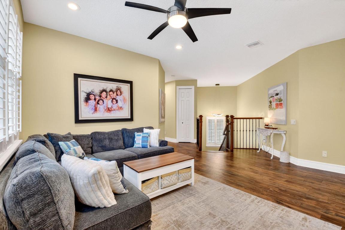 THE BRIDGES - Residential