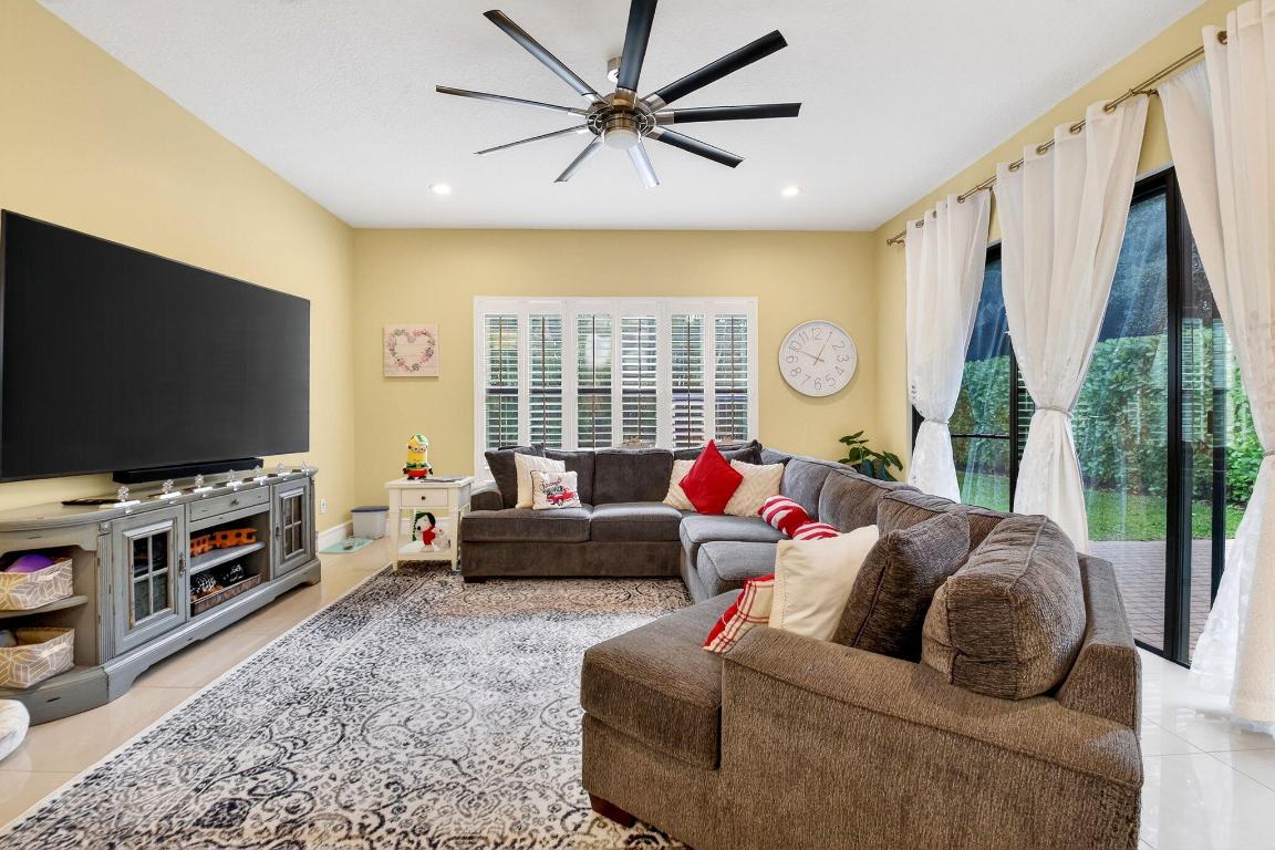 THE BRIDGES - Residential