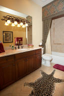 RIVERSIDE ON THE LOXAHATC - Residential