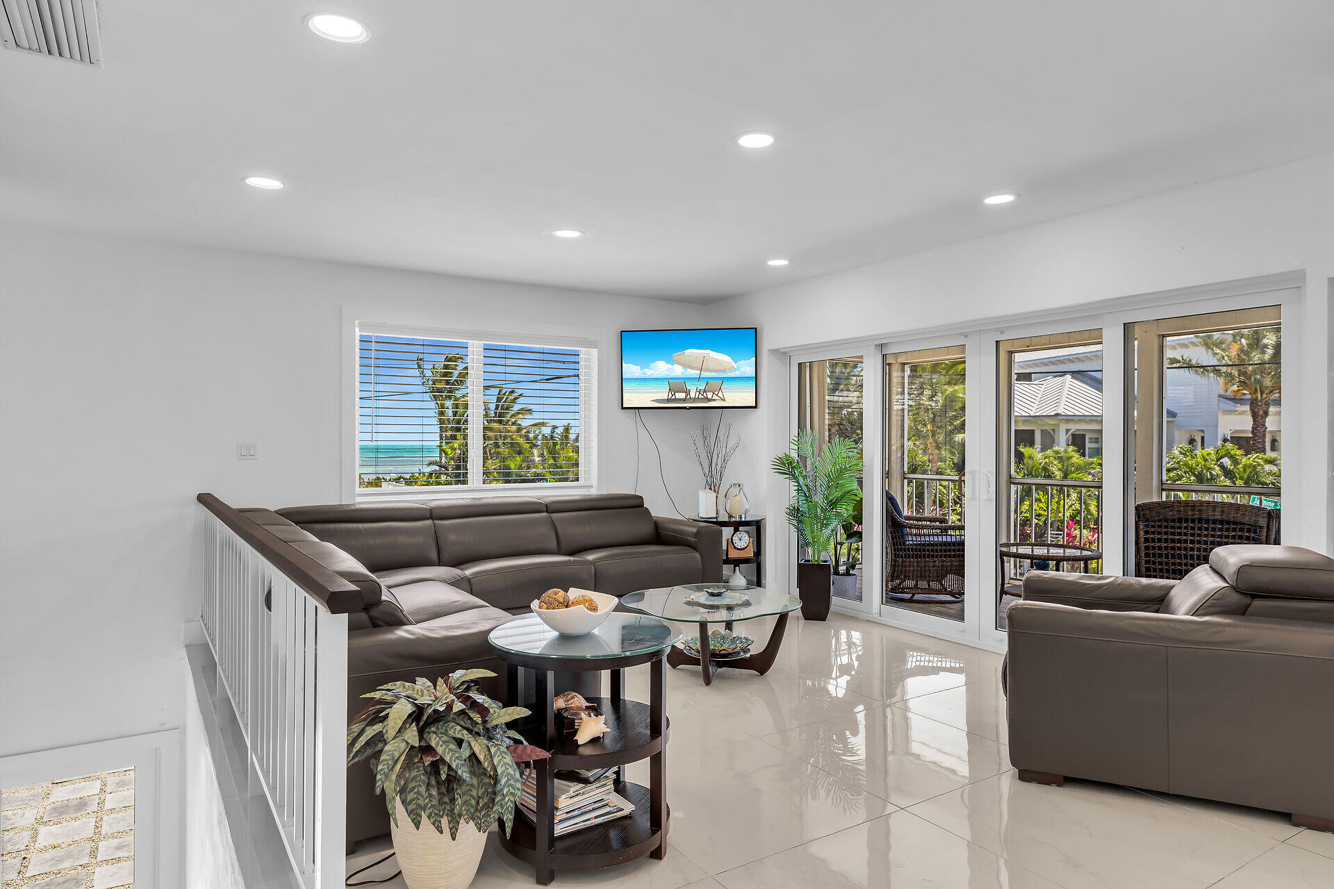 YACHT CLUB ISLAND - Residential