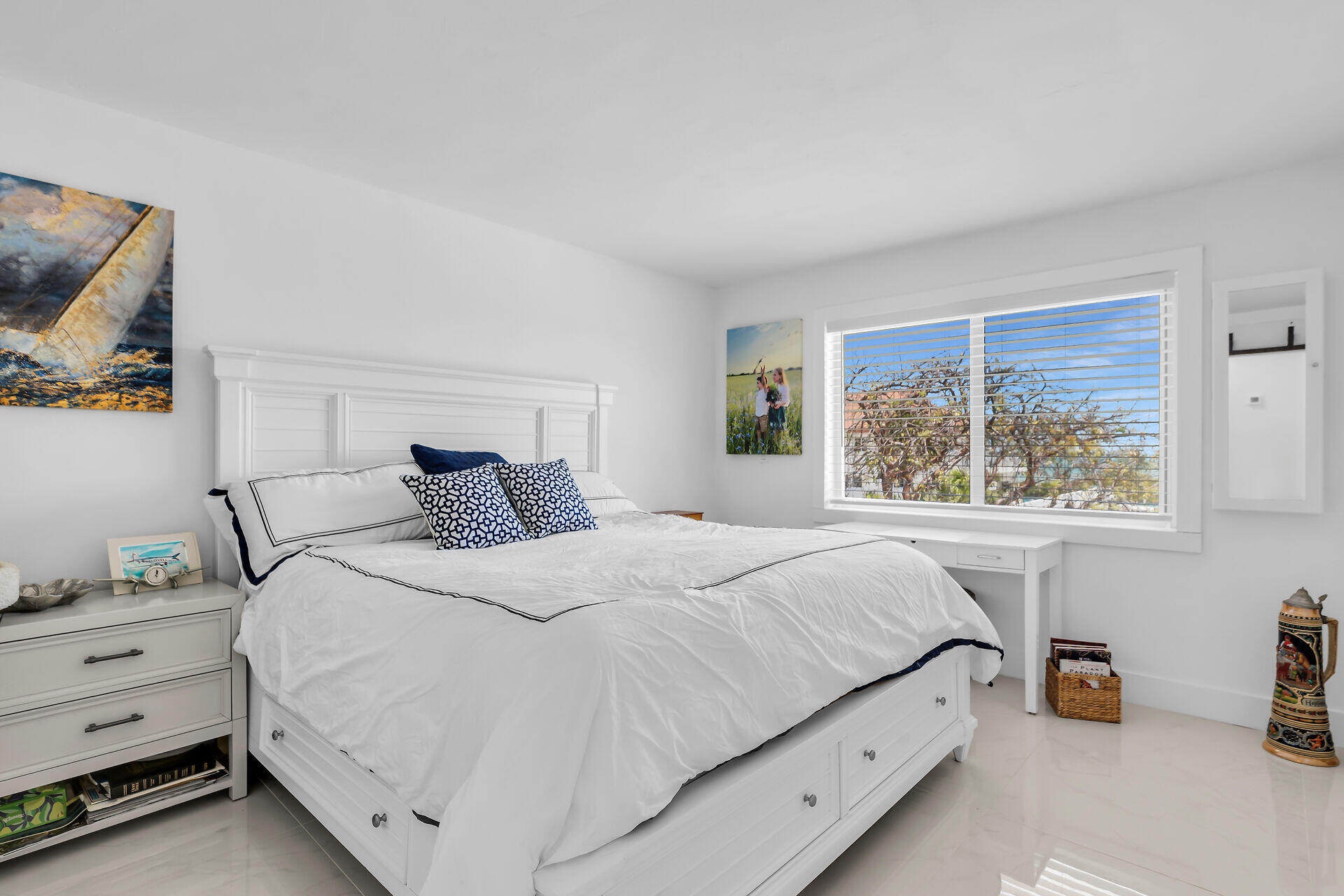 YACHT CLUB ISLAND - Residential
