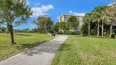Tiny photo for 4400 Hillcrest Drive #719c, Hollywood, FL 33021 (MLS # B26050851)