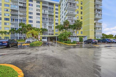 Tiny photo for 4400 Hillcrest Drive #719c, Hollywood, FL 33021 (MLS # B26050851)