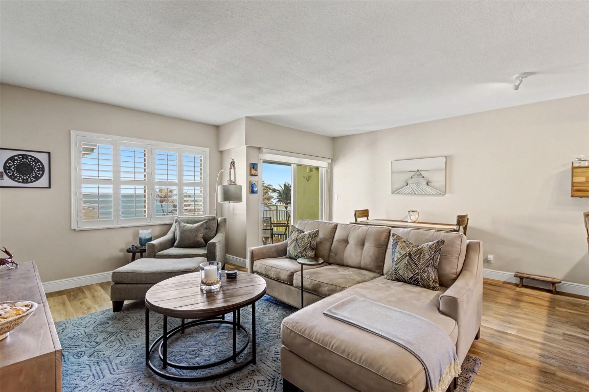 Hillsboro Mile tower - Residential