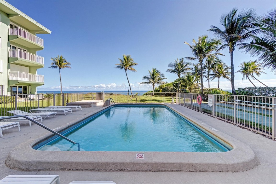 Hillsboro Mile tower - Residential