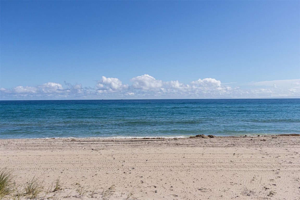 Hillsboro Mile tower - Residential