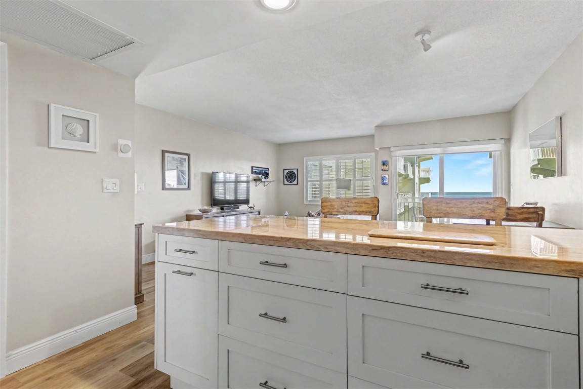 Hillsboro Mile tower - Residential