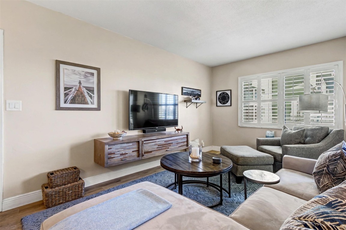 Hillsboro Mile tower - Residential