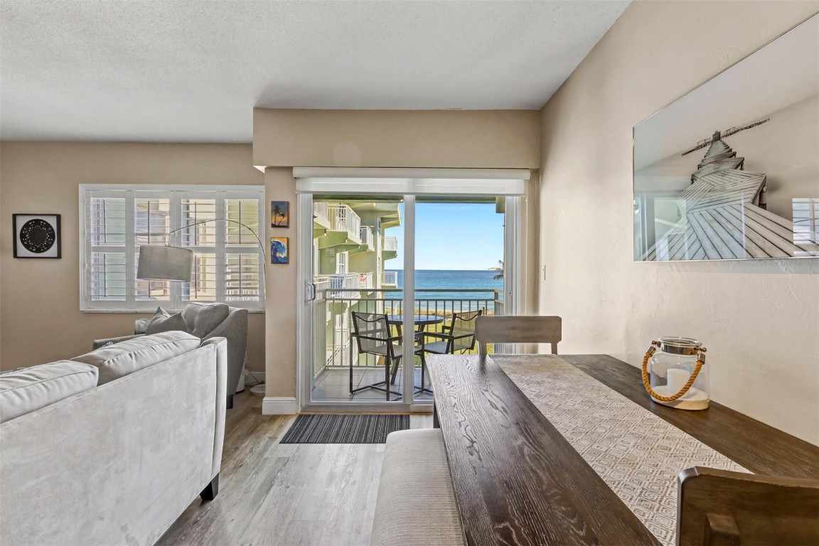 Hillsboro Mile tower - Residential