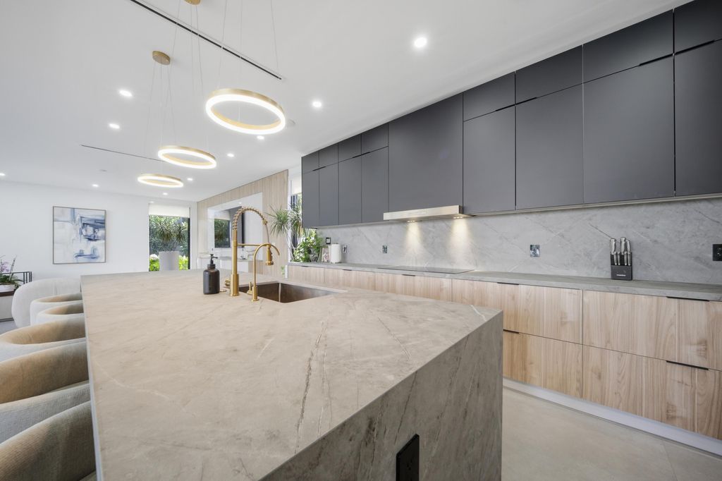 Photo of 3304 NE 14th Court, Fort Lauderdale, FL 33304 (MLS # B26014700)